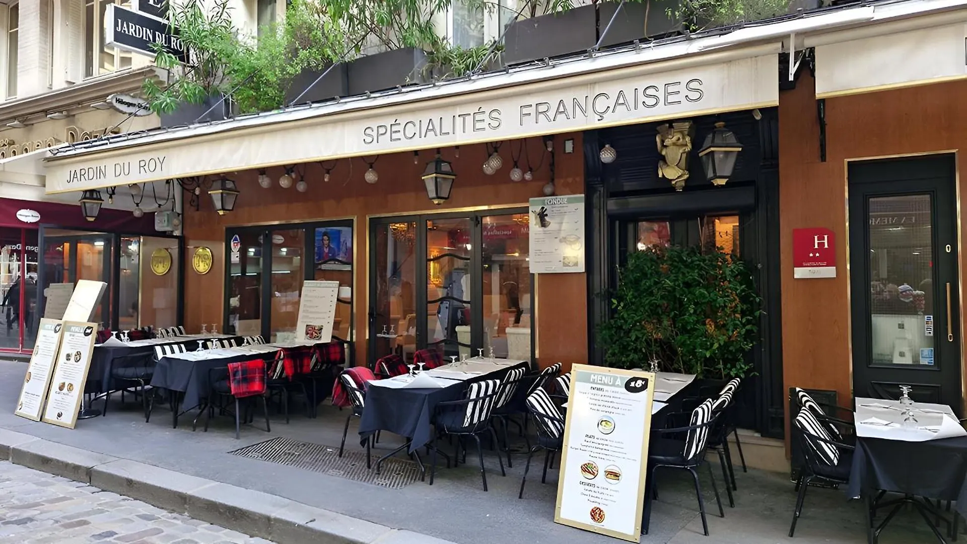 **  Hotel du Mont Blanc Parijs Frankrijk