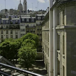 3* Hostel Le Montclair Montmartre By River