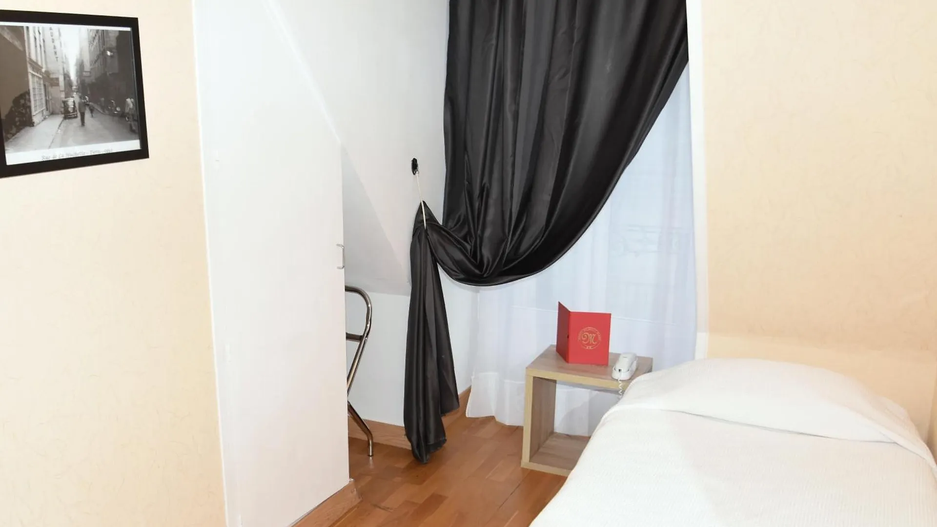 Hôtel du Mont Blanc Paris 2*,  France
