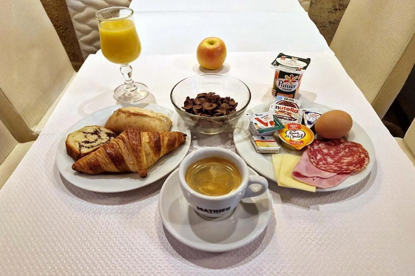 **  Hotel Du Mont Blanc Paris France