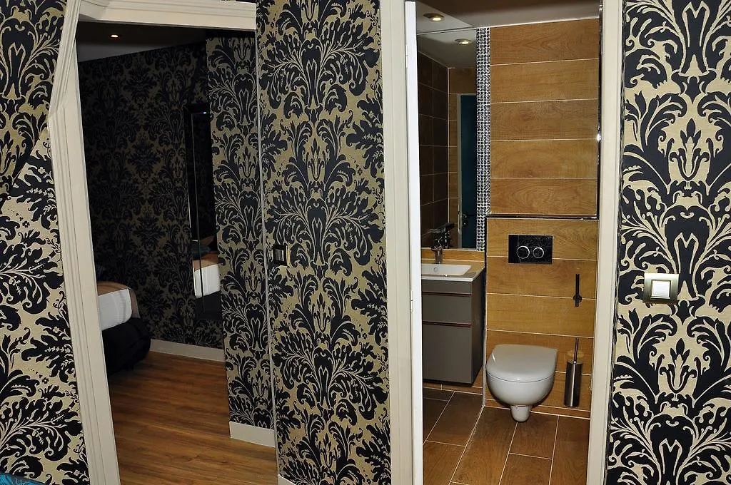 **  Hotel Du Mont Blanc Paris France